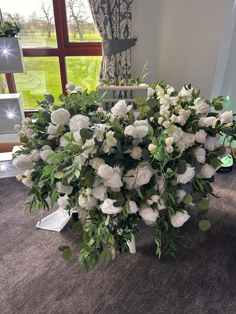 Chloe Cake Table Floral